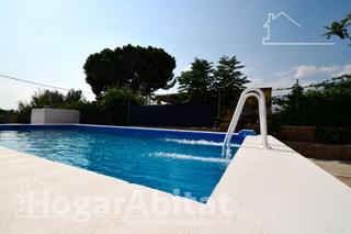 Chalet  Polígono poligono    19. Chalet con pisicina, garaje, terraza y barbacoa