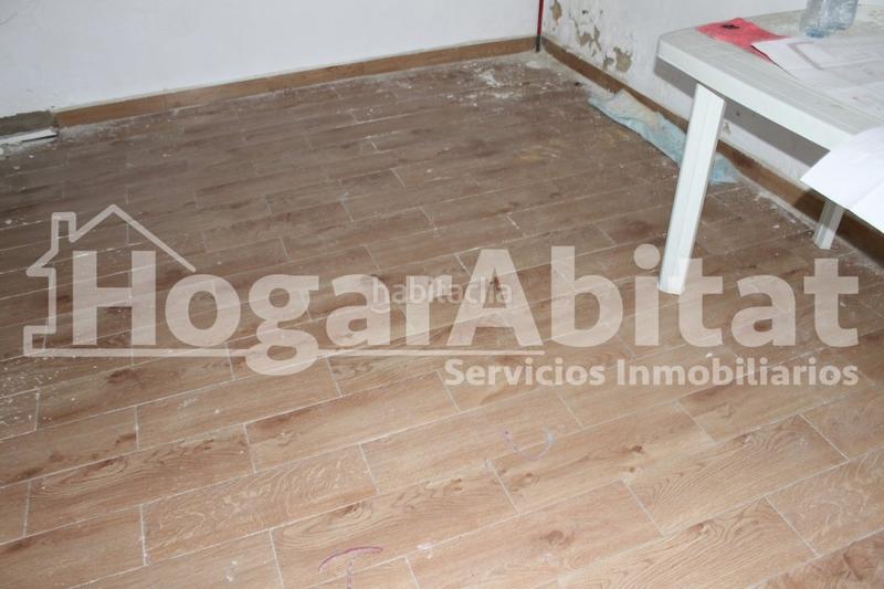 Foto 95af4e15-ab99-4c62-bbc9-d90d25e94552. Casa  para hacer a tu gusto con garaje y terraza en Alaquàs