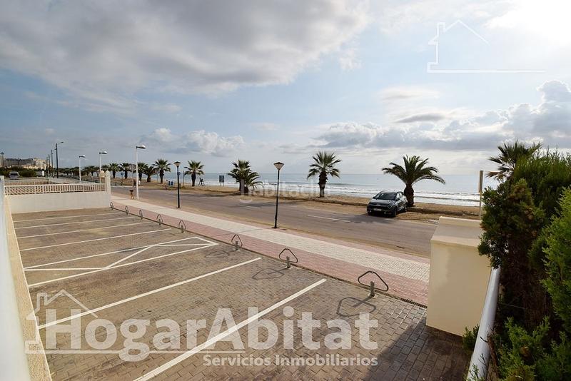 Foto 023cc347-3c2d-42ba-ade0-d9bafd669467. Piso a estrenar! con piscina, terraza esquinera y garaje en primera línea de playa en Oropesa del Mar