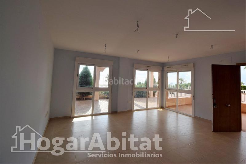 Foto 71316d78-59d2-4d4c-a56f-53e9b921810f. Piso a estrenar! con piscina, terraza esquinera y garaje en primera línea de playa en Oropesa del Mar