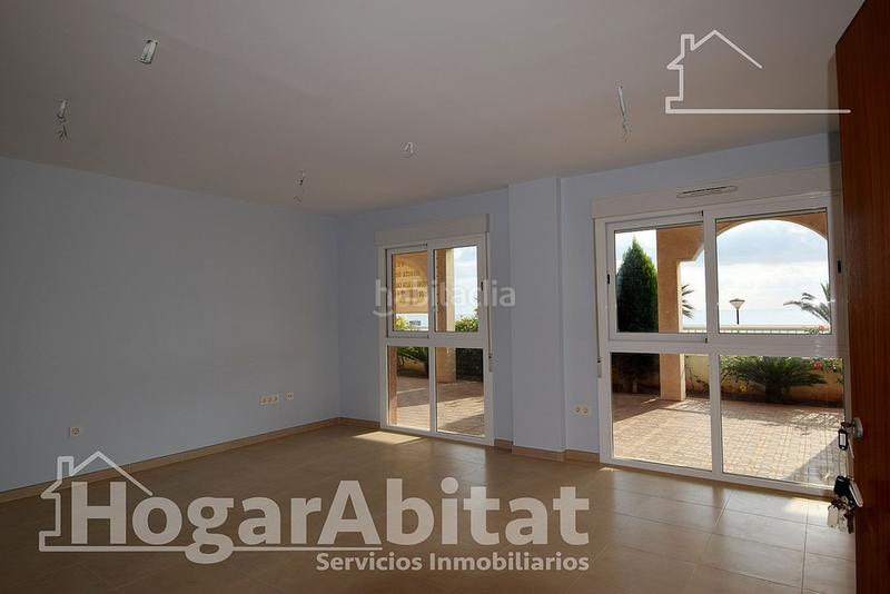Foto ad50aefb-1cee-4bd1-83b7-eeda0c309807. Piso a estrenar! con piscina, terraza esquinera y garaje en primera línea de playa en Oropesa del Mar