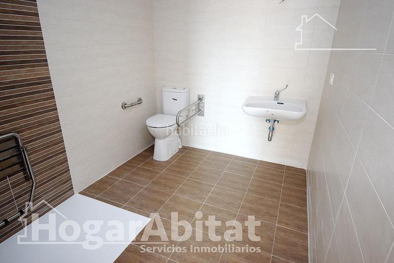 Foto ddc0cc59-439f-4f9c-bfdc-1b16ac7d2f93. Piso a estrenar! con piscina, terraza esquinera y garaje en primera línea de playa en Oropesa del Mar