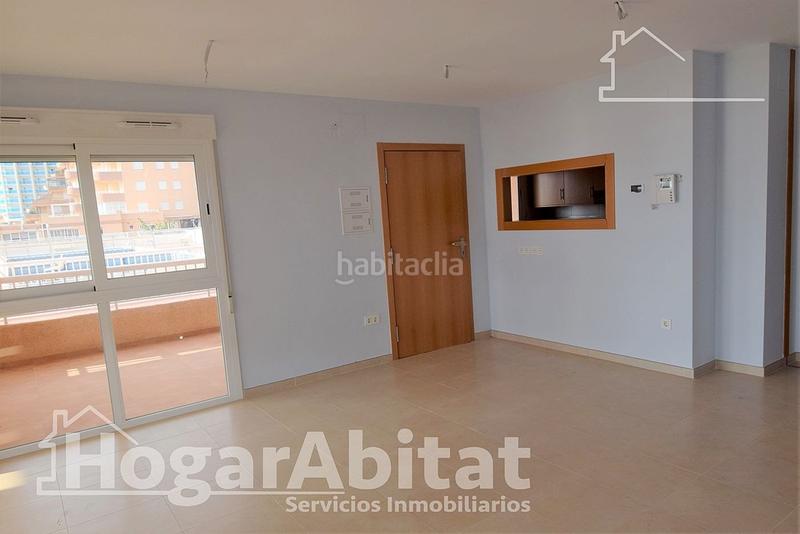 Foto efbefc64-a201-4aef-93c2-1867f50e9ac0. Piso a estrenar! con piscina, terraza esquinera y garaje en primera línea de playa en Oropesa del Mar
