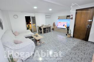 Appartement  Calle del poeta mas y ros. Semireformado con balcón y terraza en ayora