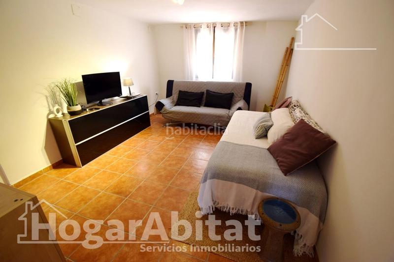 Foto 2783c18f-f5fe-4967-be88-c67ff3fe5f24. Chalet  seminuevo con terraza y garaje en Borriol