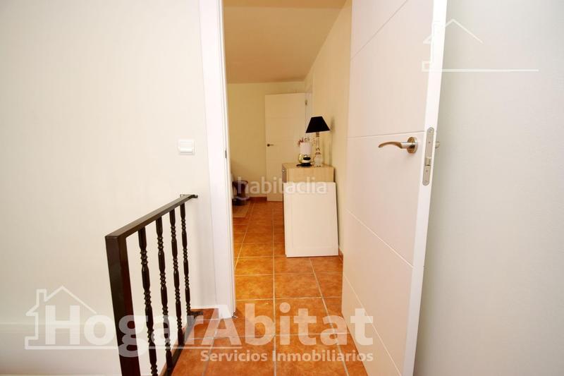 Foto eb58f65f-bb7b-43e3-abaf-5e8156bd3ba7. Chalet  seminuevo con terraza y garaje en Borriol