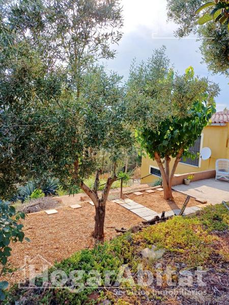 Foto ee56045b-33bb-46c1-b26e-92787a308fd9. Chalet  seminuevo con terraza y garaje en Borriol