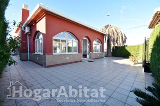 Chalet  Carrer aigua blanca. Cerca de la playa! precioso chalet con piscina, garaje, terraza