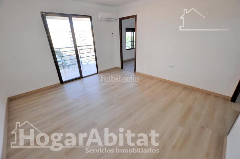 Foto f6e2872d-8ac7-4296-826d-6f4329631136. Pis a La Creu Coberta Valencia