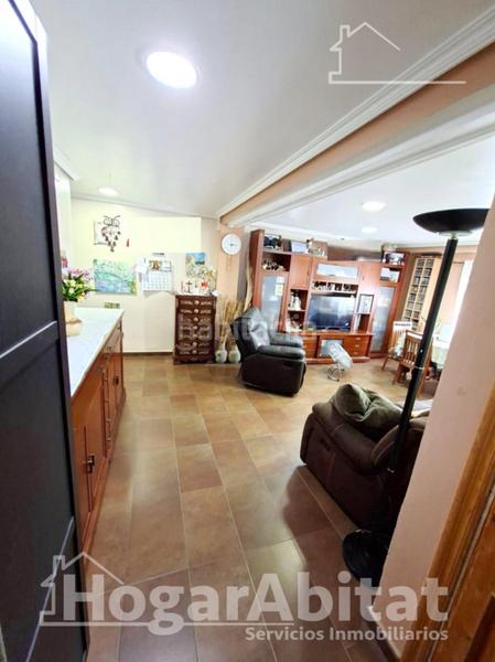 Foto 1bfe9962-70d1-404a-8b92-60ba66f6deb2. Piso amplio con balcón y ascensor cerca del metro en Godella