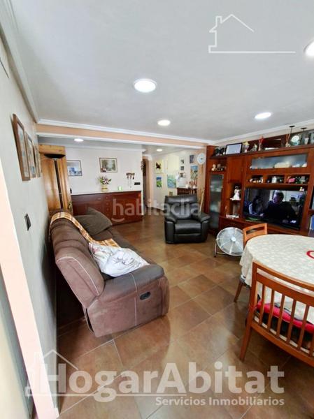 Foto 3c47a705-f555-4c45-b87c-fc0bb26f73be. Piso amplio con balcón y ascensor cerca del metro en Godella