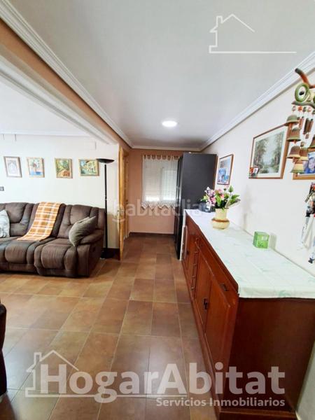 Foto 4e879b38-eb5a-43d2-82f2-d21c5c506de7. Piso amplio con balcón y ascensor cerca del metro en Godella