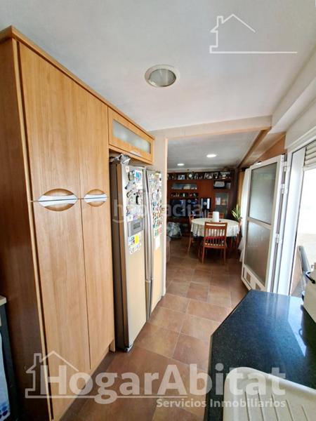 Foto 734db46f-6844-4721-8633-11e76ab1d3e3. Piso amplio con balcón y ascensor cerca del metro en Godella