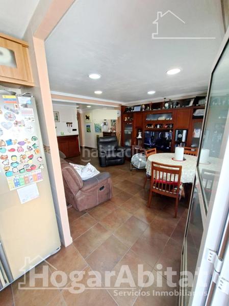 Foto 9e8c6874-1421-4d73-b971-81d17e1f2ce3. Piso amplio con balcón y ascensor cerca del metro en Godella