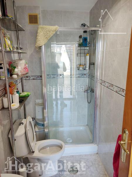 Foto 4e2a9e1c-d5c3-45b0-8a39-2d7f761e2f0a. Casa adossada amb piscina a Zona Carrefour - Urbanizaciones Torrevieja