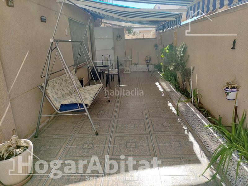 Foto 9c68de2d-2b6e-44b3-adc6-d56431ad970b. Casa adossada amb piscina a Zona Carrefour - Urbanizaciones Torrevieja