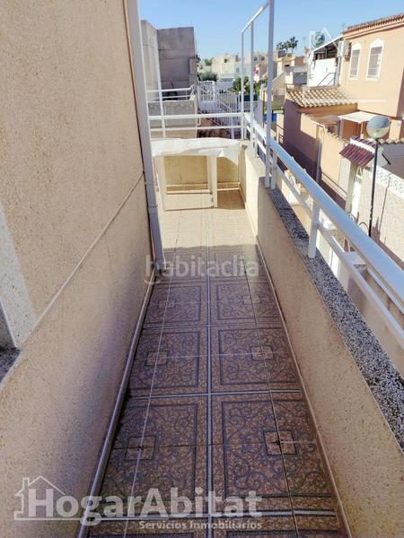 Foto a18d7382-93d4-4411-aebf-fbf156b5c70c. Casa adossada amb piscina a Zona Carrefour - Urbanizaciones Torrevieja
