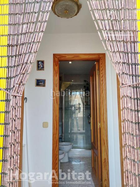 Foto ee7cbab8-d9e8-45f2-a11f-3c11bea3bc00. Casa adossada amb piscina a Zona Carrefour - Urbanizaciones Torrevieja