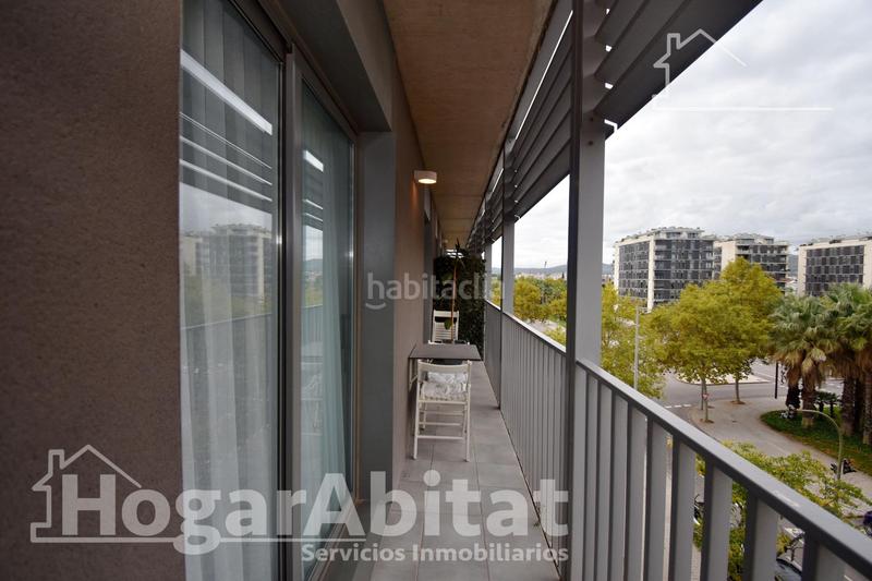 Foto 295254a8-d411-477e-8931-36428a95fea1. Piso seminuevo y esquinero en residencial con garaje y terraza en Castellón de la Plana