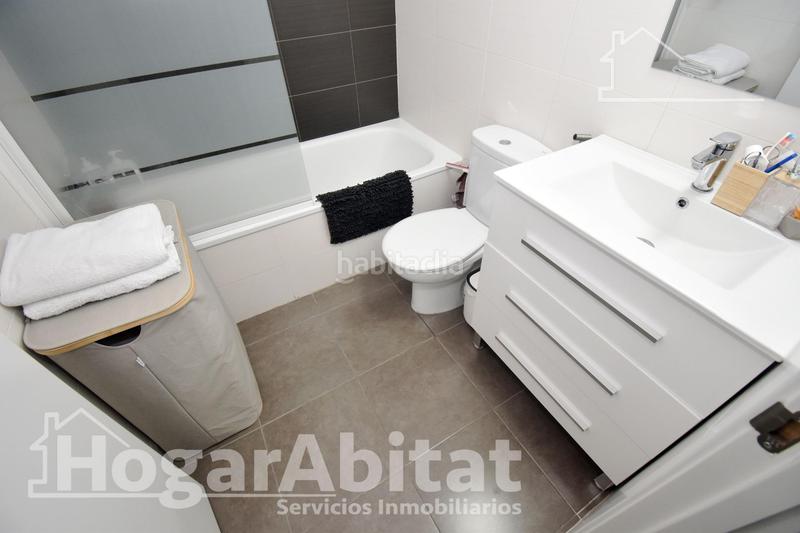 Foto 357b59b1-d856-4589-a5fd-235c8771f286. Piso seminuevo y esquinero en residencial con garaje y terraza en Castellón de la Plana