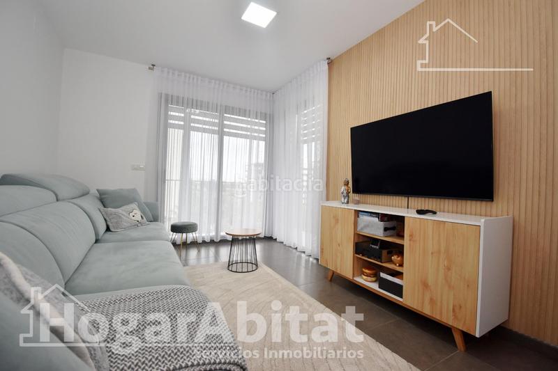 Foto 3cb7f920-752c-430a-9d6d-dd435b27f612. Piso seminuevo y esquinero en residencial con garaje y terraza en Castellón de la Plana