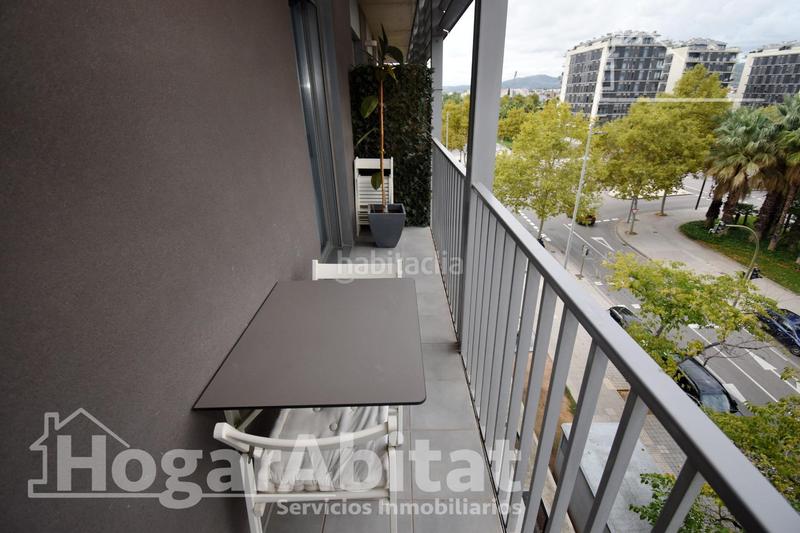 Foto 549068b7-45c3-490b-9c7f-092bbd8ec219. Piso seminuevo y esquinero en residencial con garaje y terraza en Castellón de la Plana