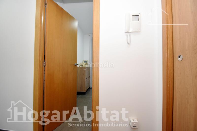 Foto 62f4bb7f-cc7e-499a-902f-475ff70c9bf6. Piso seminuevo y esquinero en residencial con garaje y terraza en Castellón de la Plana