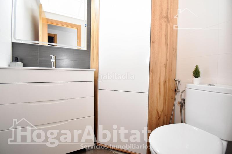 Foto 949bd1c9-9004-4f6d-b638-839afa75c307. Piso seminuevo y esquinero en residencial con garaje y terraza en Castellón de la Plana