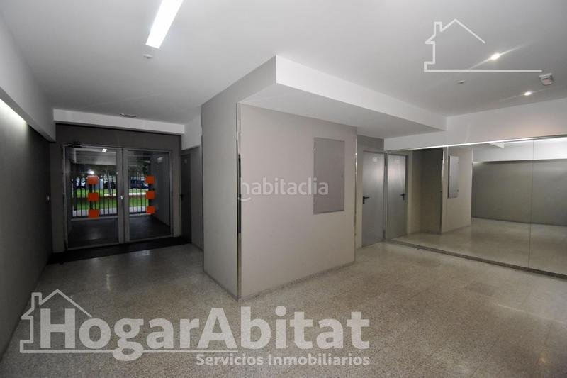 Foto a4403a1d-0cb8-462b-b224-948fdf406a1d. Piso seminuevo y esquinero en residencial con garaje y terraza en Castellón de la Plana