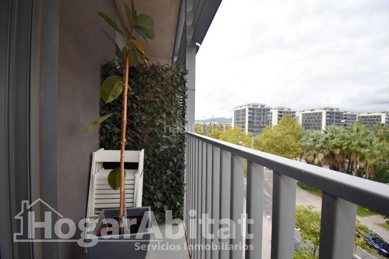 Foto a61e751a-e429-4ae6-a988-e86c98bc184b. Piso seminuevo y esquinero en residencial con garaje y terraza en Castellón de la Plana