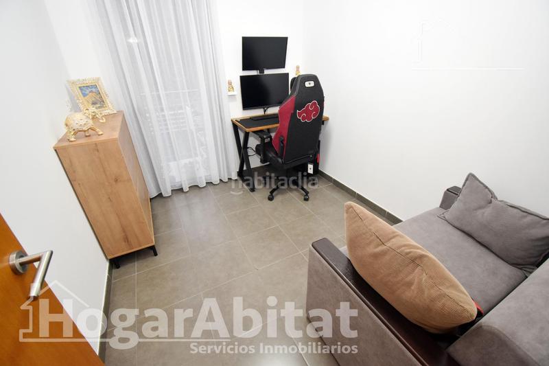 Foto b93c7151-b92a-45d9-a9a0-9767de734016. Piso seminuevo y esquinero en residencial con garaje y terraza en Castellón de la Plana
