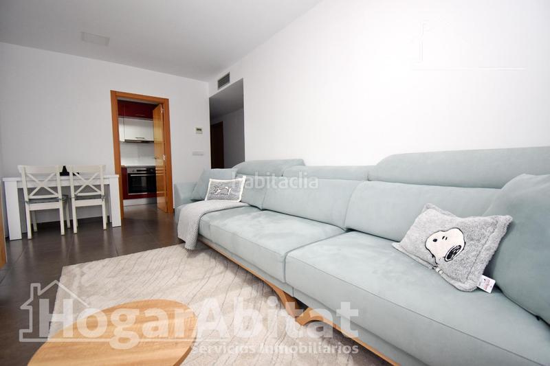 Foto d2c8780a-19a5-4643-afab-77bd877ffdda. Piso seminuevo y esquinero en residencial con garaje y terraza en Castellón de la Plana