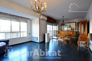 Appartamento  Calle alejandro cardona. Muy amplio con 4 dormitorios y balcón