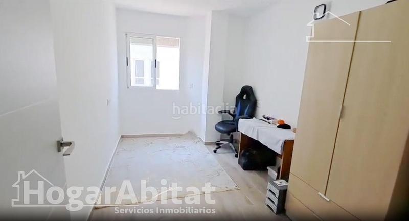 Foto 1996fd7f-484f-4aaf-a299-3aa1491f2b31. Piso muy amplio y reformado junto al centro de salud en Alzira