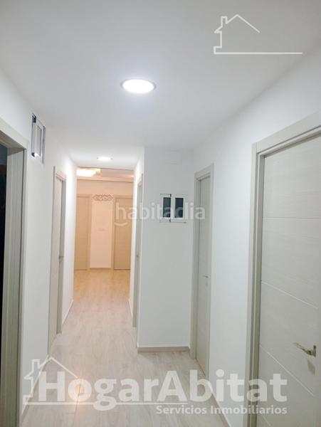 Foto 3038e36e-f332-4a0e-a72e-1c1d956e7703. Piso muy amplio y reformado junto al centro de salud en Alzira