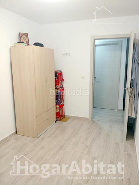 Foto 786769d0-5c8c-490b-9e5e-3405f24bbe56. Piso muy amplio y reformado junto al centro de salud en Alzira