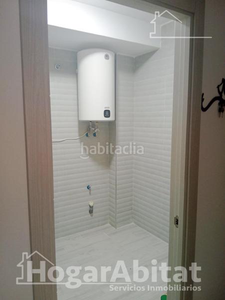 Foto ade9f2ca-8317-4485-8312-c8ddcf2264b8. Piso muy amplio y reformado junto al centro de salud en Alzira