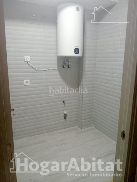 Foto c77678ab-87f0-4db6-aa5c-6fb8c96bd458. Piso muy amplio y reformado junto al centro de salud en Alzira