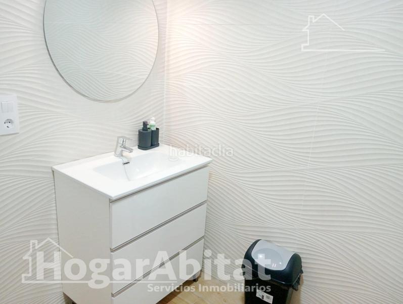 Foto efdcdd20-f55f-4035-b812-fa7832e2b714. Piso muy amplio y reformado junto al centro de salud en Alzira