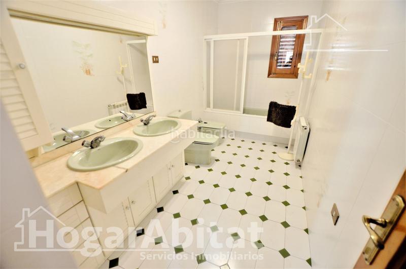 Foto 02c84556-2b20-4cae-8a18-b0c3820df6f5. Casa oportunidad de inversión! gran casa con garaje y terraza en Sagunt