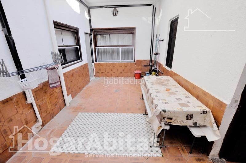 Foto e047c4f7-a568-4b11-bdea-a937410b8600. Casa oportunidad de inversión! gran casa con garaje y terraza en Sagunt