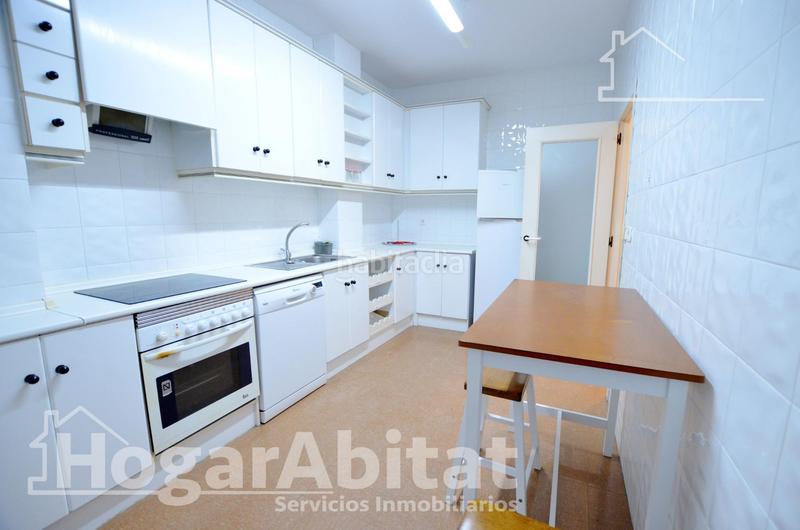 Foto 0cf8bd11-a278-4479-a2a2-8911ca4122cd. Piso cerca del puerto! amplio, bonito y luminoso con balcón en Alicante