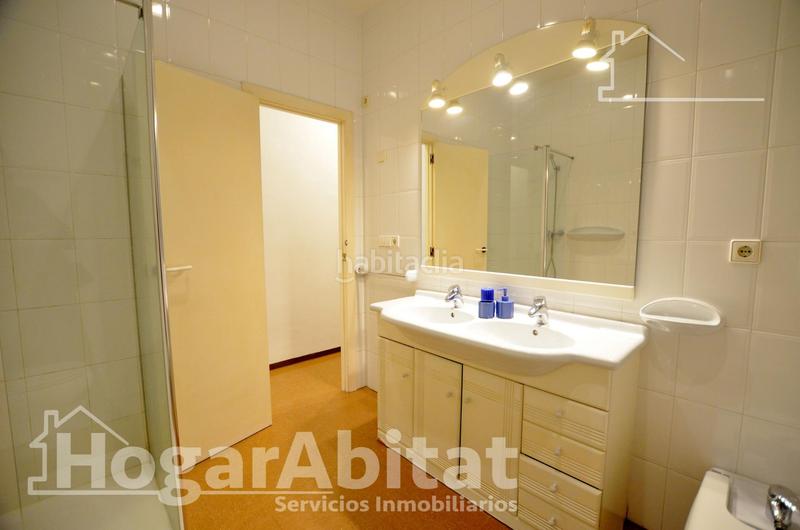 Foto 3199ce27-6a98-4210-8f0f-037175472ac0. Piso cerca del puerto! amplio, bonito y luminoso con balcón en Alicante