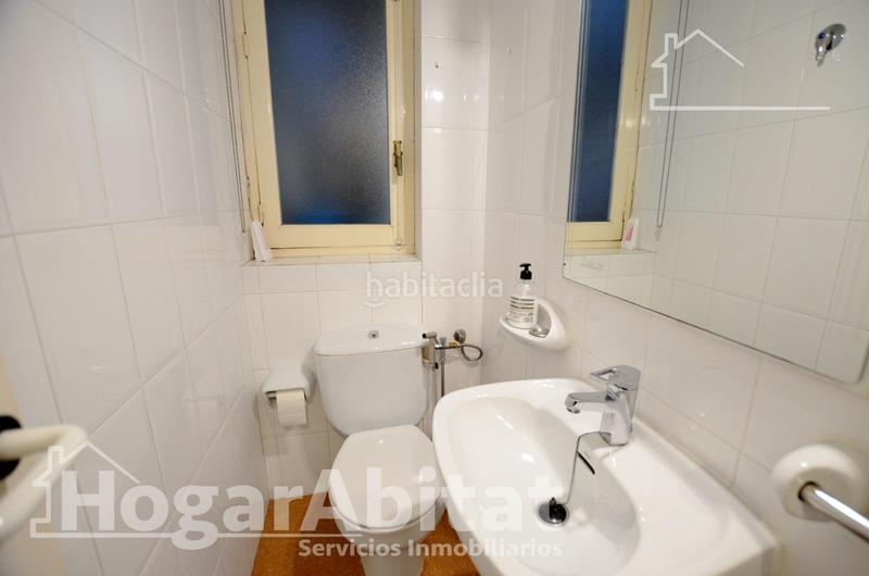 Foto b79eca24-e99f-4dc8-aa4d-885a0a2316f7. Piso cerca del puerto! amplio, bonito y luminoso con balcón en Alicante