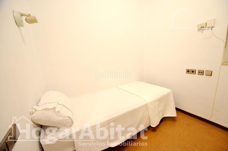 Foto caeb0121-4580-4e6d-9fab-0b32728398cf. Piso cerca del puerto! amplio, bonito y luminoso con balcón en Alicante