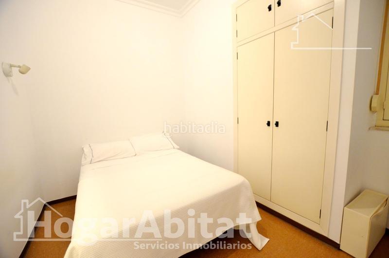 Foto dcbaed8f-17a1-4e96-bade-ce8cef32df7c. Piso cerca del puerto! amplio, bonito y luminoso con balcón en Alicante