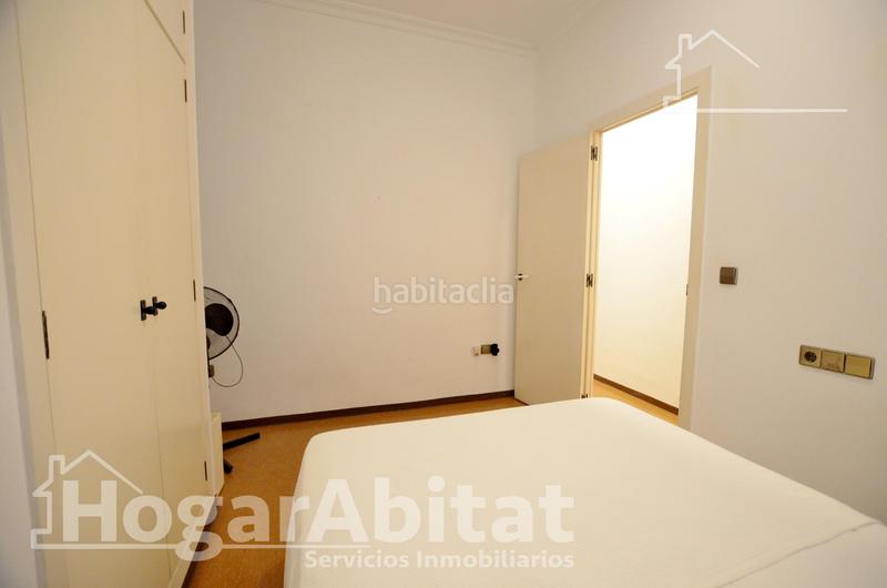 Foto f22004dc-d88b-43bc-bc77-acc2e205f5e0. Piso cerca del puerto! amplio, bonito y luminoso con balcón en Alicante