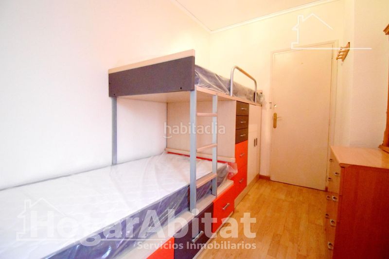 Foto e7c72653-18c4-4187-b83b-ec2d8ed0624b. Pis a Corea Gandia