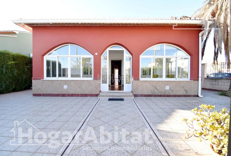 Foto a9f3d45a-49ef-461e-8c06-fededb726c9c. Chalet mit heizung parking pool in Oliva playa Oliva