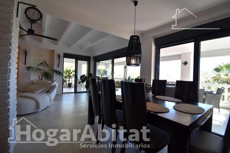 Foto a355e662-0038-4c32-8d37-33f2bbd201a6. Chalet  totalmente reformado! amplio con 4 viviendas independientes y piscina privada en Gandia